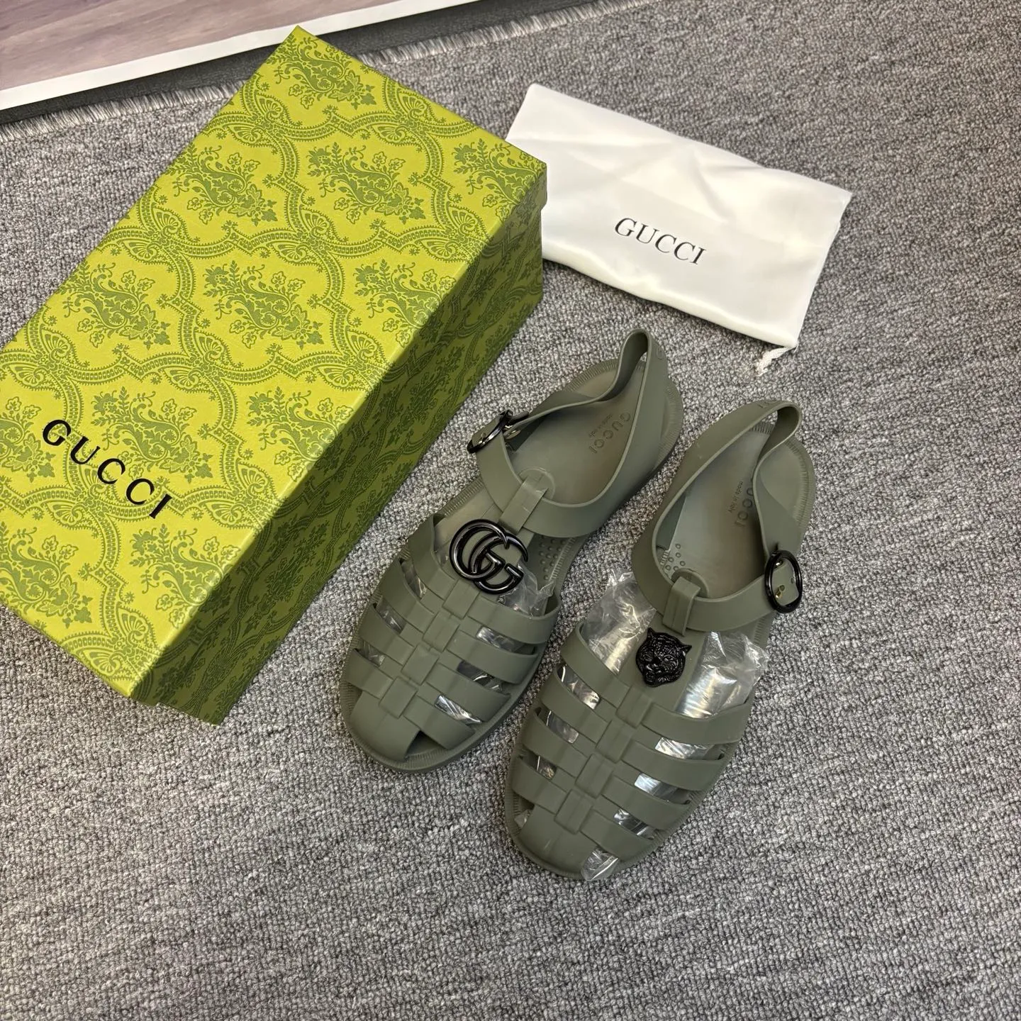 Men's shoes 260💰 [Gucci] Counter quality, top-quality original goods, real photos! Original TPU material, fine workmanship, comfortable; genuine 1:1 replica Size: 36 ~ 46